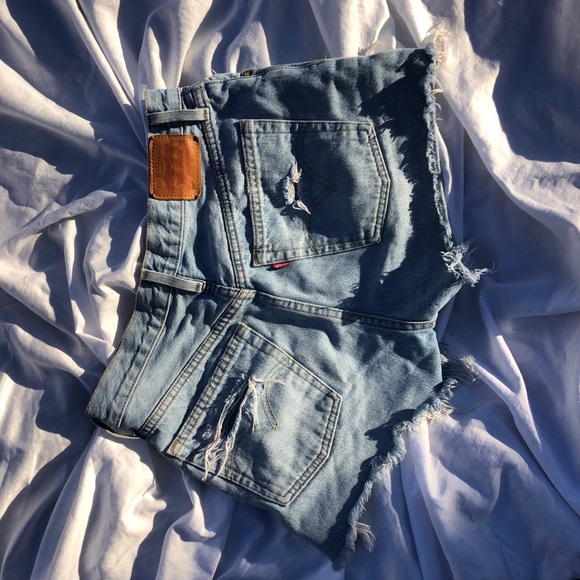 Levi’s Shorts - Picture 7 of 8